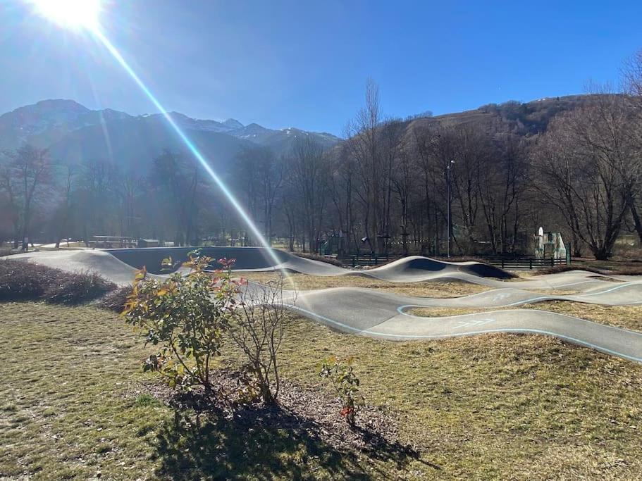 Charmant T4 Duplex Vue Montagne Loudenvielle Exterior photo